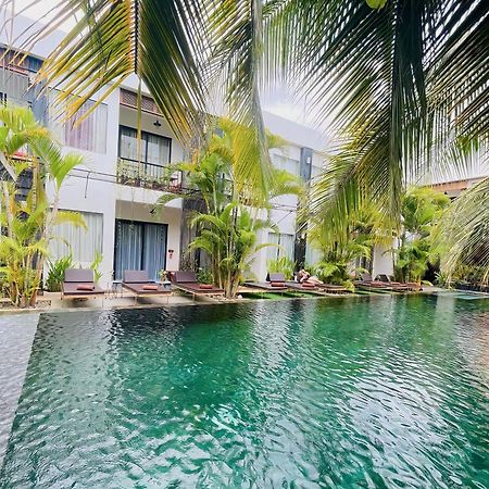 Central Corner Suite Siem Reap Extérieur photo