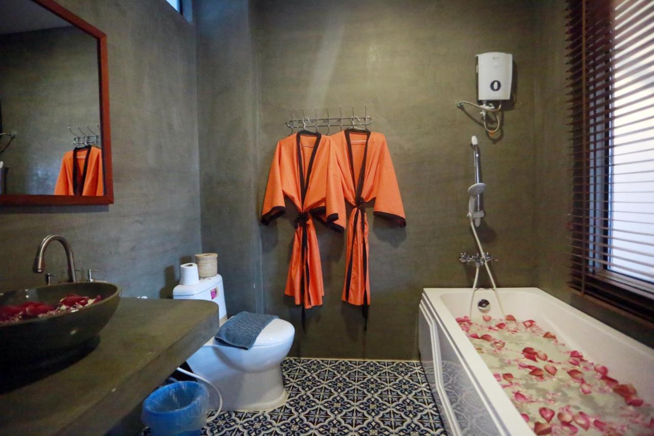 Central Corner Suite Siem Reap Extérieur photo