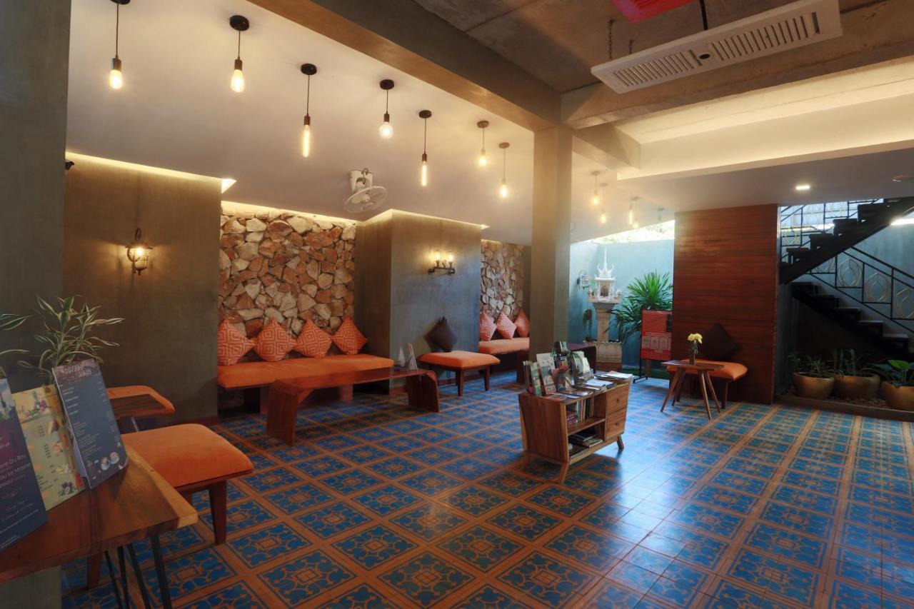 Central Corner Suite Siem Reap Extérieur photo